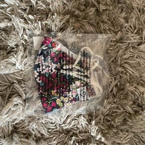 NWT FITTED MASK W/ ADJUSTERS